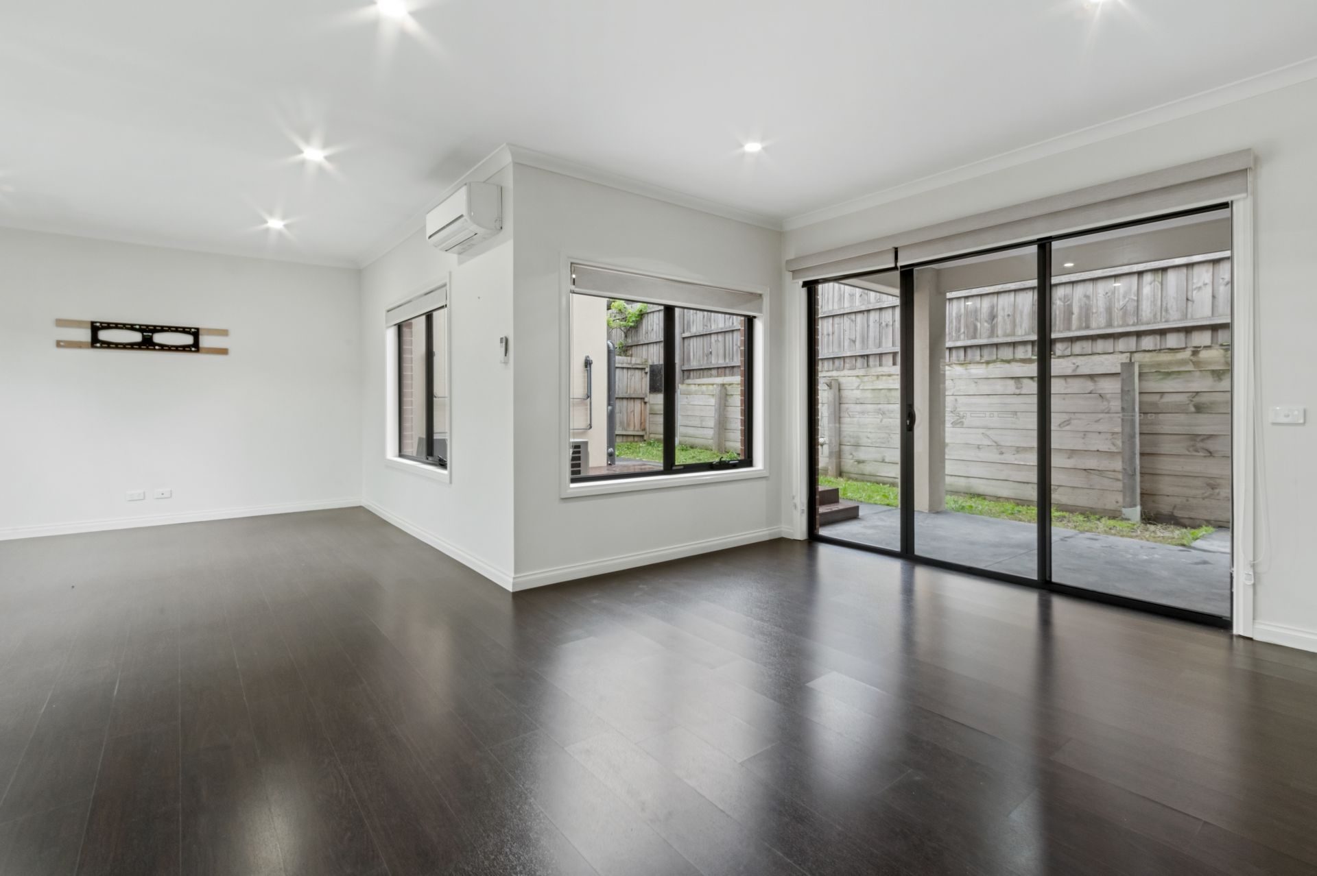 Modern 3-Bedroom Townhouse for Rent in Reservoir!
