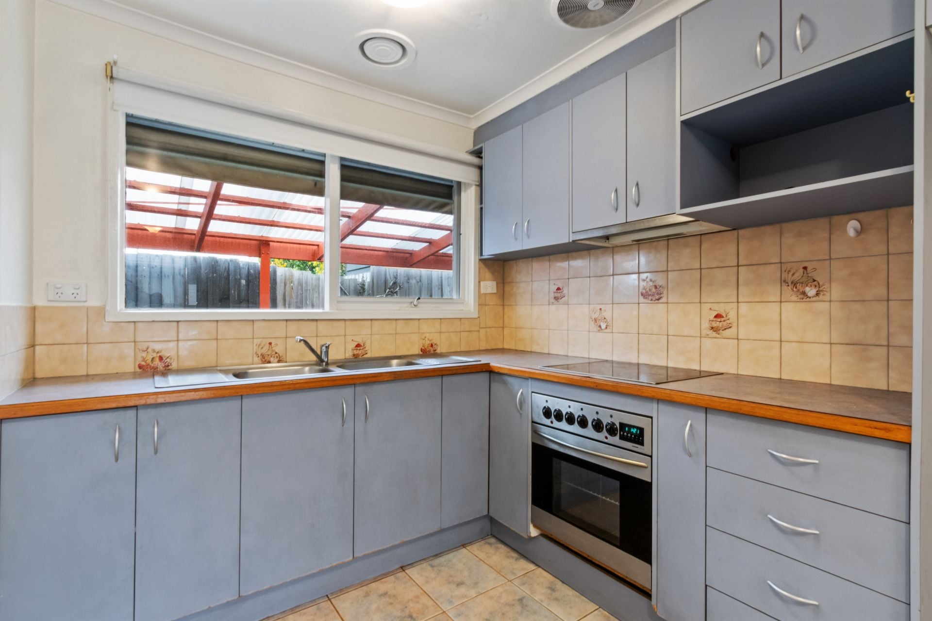 Neat & Tidy Unit!