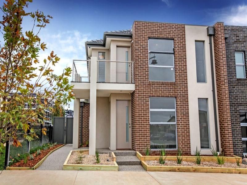 33 The Esplanade, Caroline Springs - Thumbnail 2