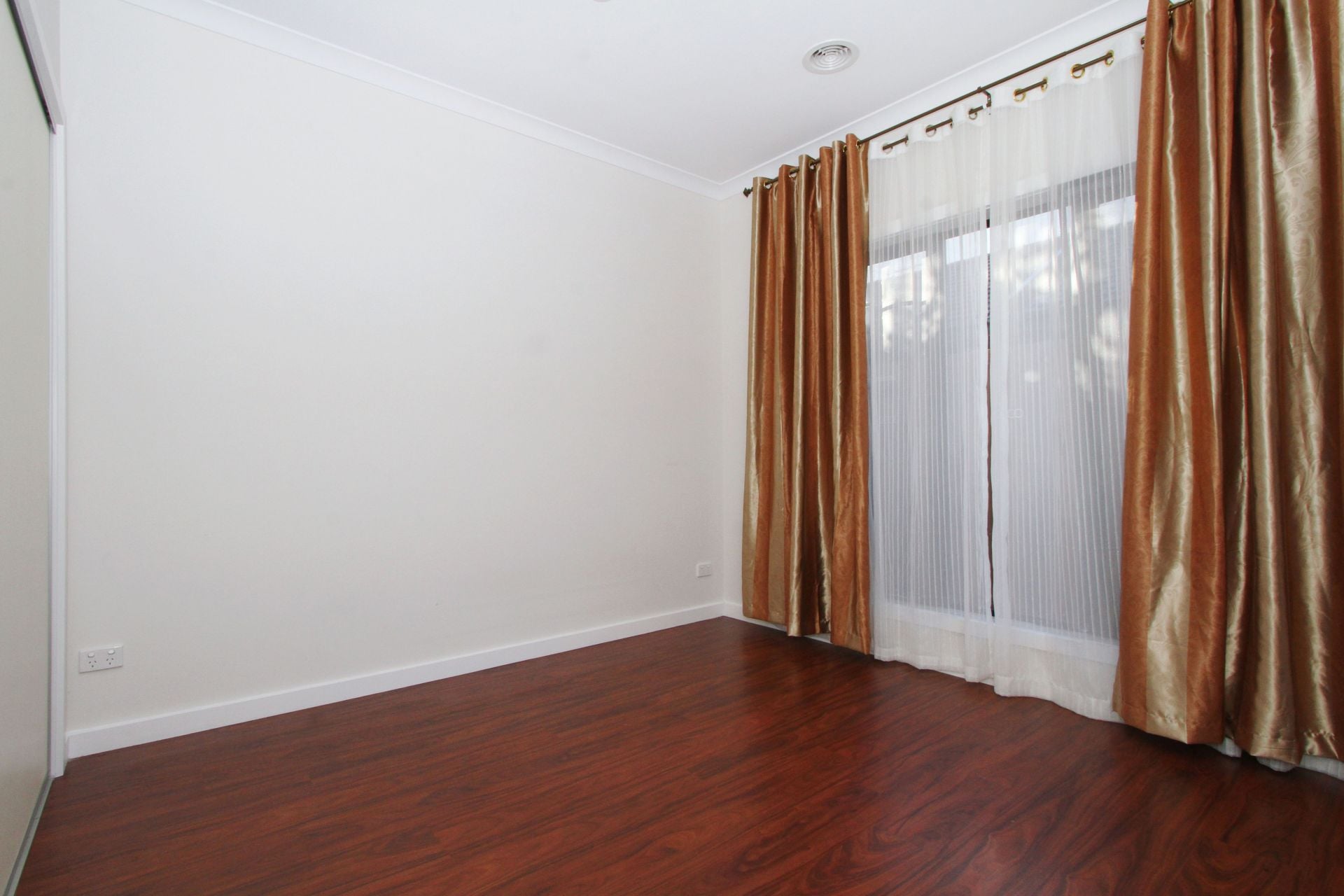 COMFORTABLE LIVING IN GREAT LOCATION