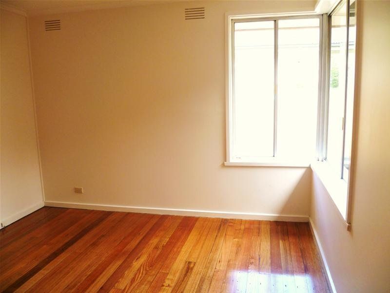 Spacious Two Bedroom Unit in Prime Location