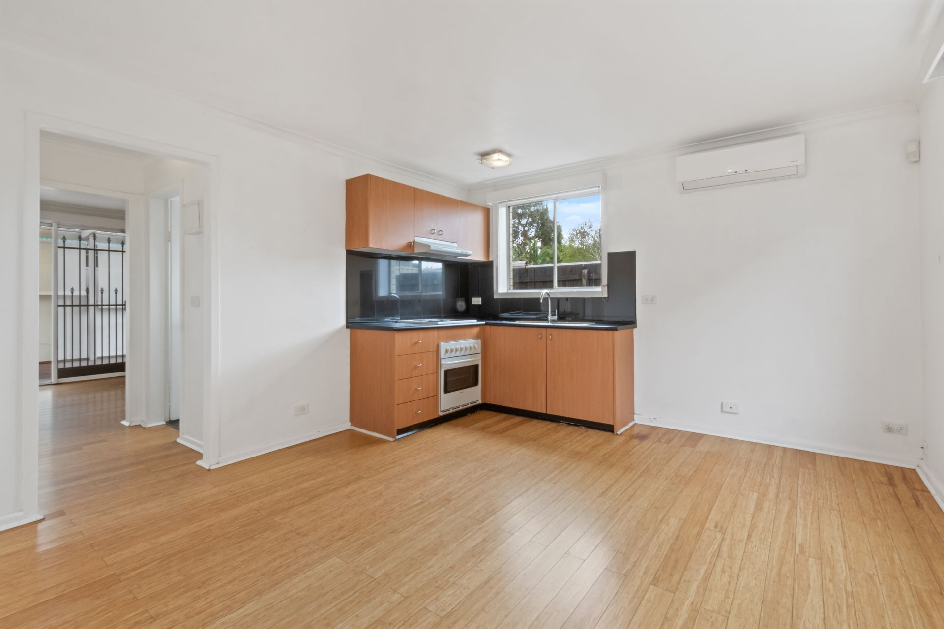 One Bedroom Apartment with Huge Courtyard