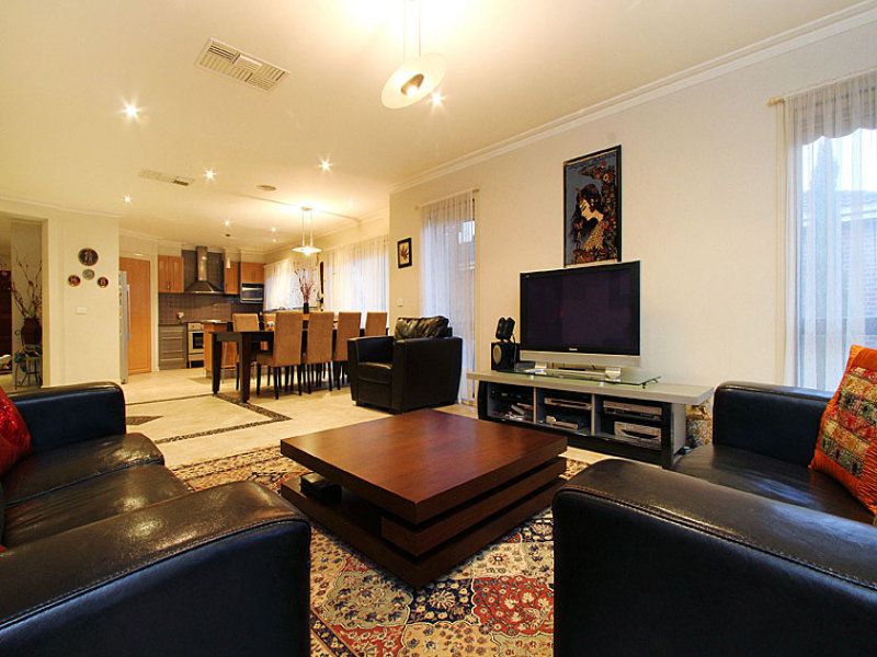 22 Thrush Street SOUTH MORANG, South Morang - Thumbnail 6