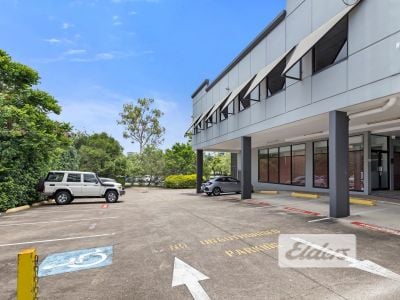 STONES CORNERS BEST EXPOSED FREESTANDER WITH THE LAND TO MATCH!