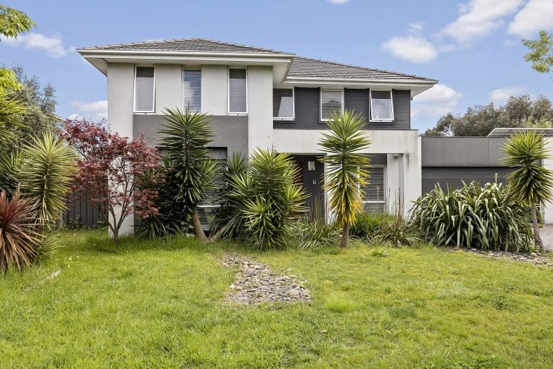 11 Hawkstowe Parade, South Morang