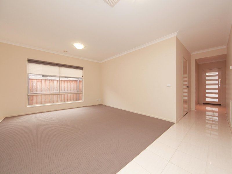 31 Songbird Crescent SOUTH MORANG, South Morang - Thumbnail 7