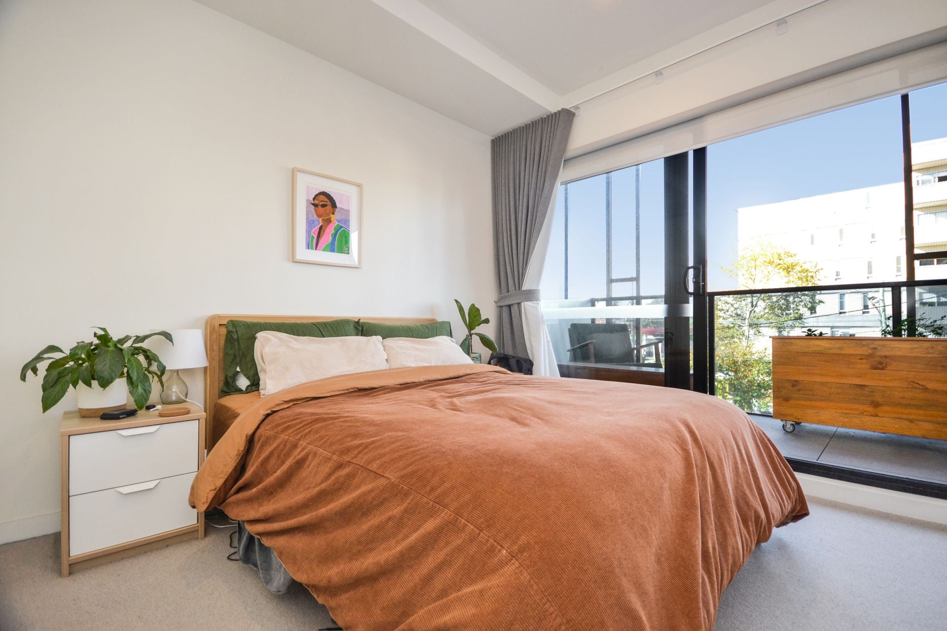 Spacious boutique apartment with generous study