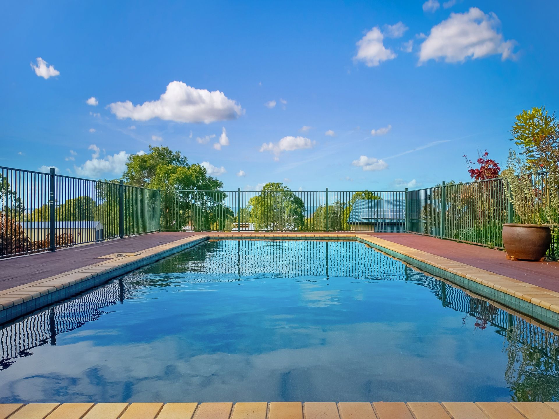 27 Cove Boulevard, RIVER HEADS Mitchells Realty