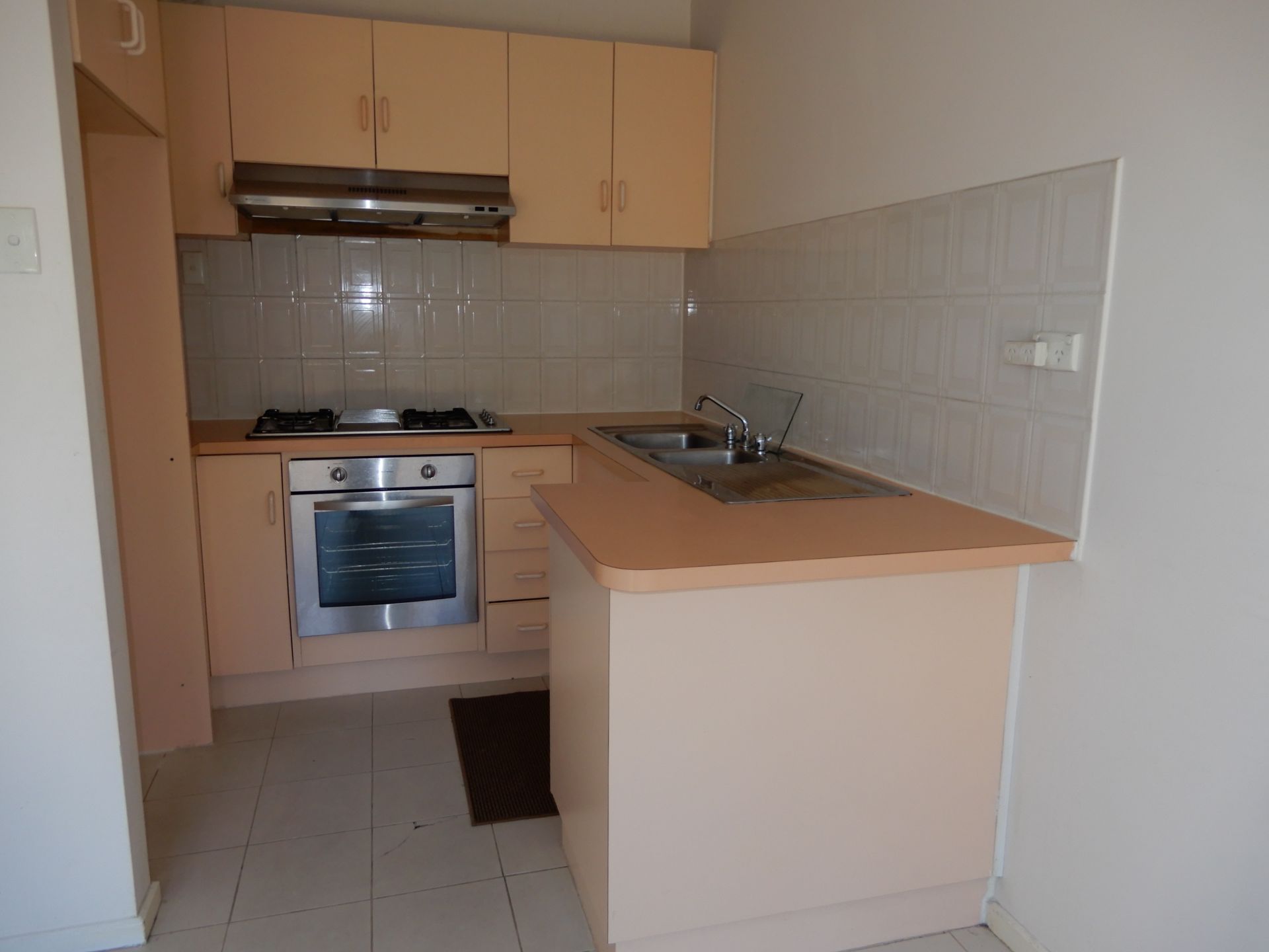 Prime Location In Thornbury!!!