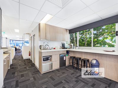 PRIME STRATA OFFICE ON MASSIVE 1,897M2 LAND PARCEL!