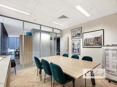 INVEST OR OCCUPY | PREMIER OFFICE - KING ST PRECINCT!