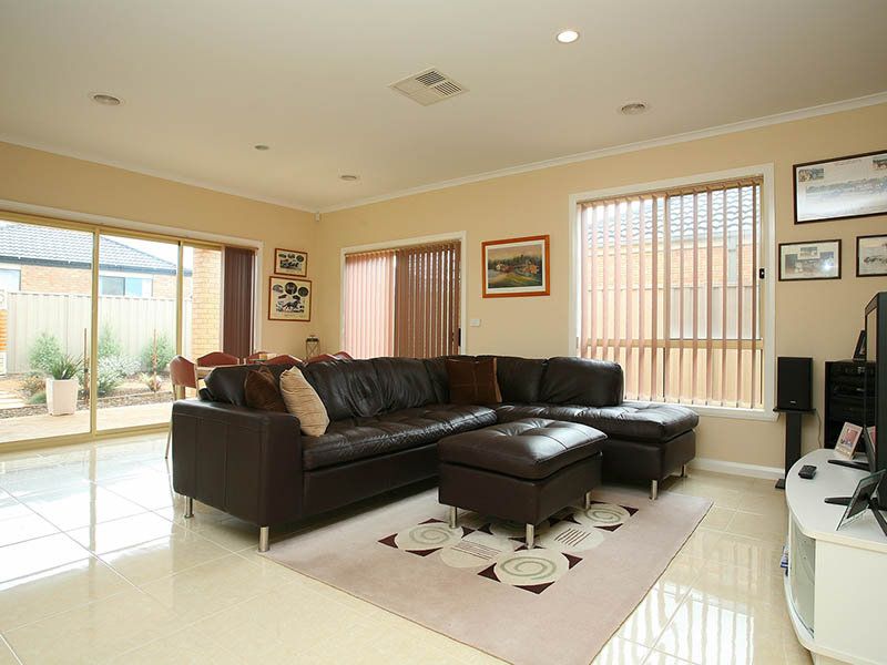 26 Drummond Street, Caroline Springs - Thumbnail 3