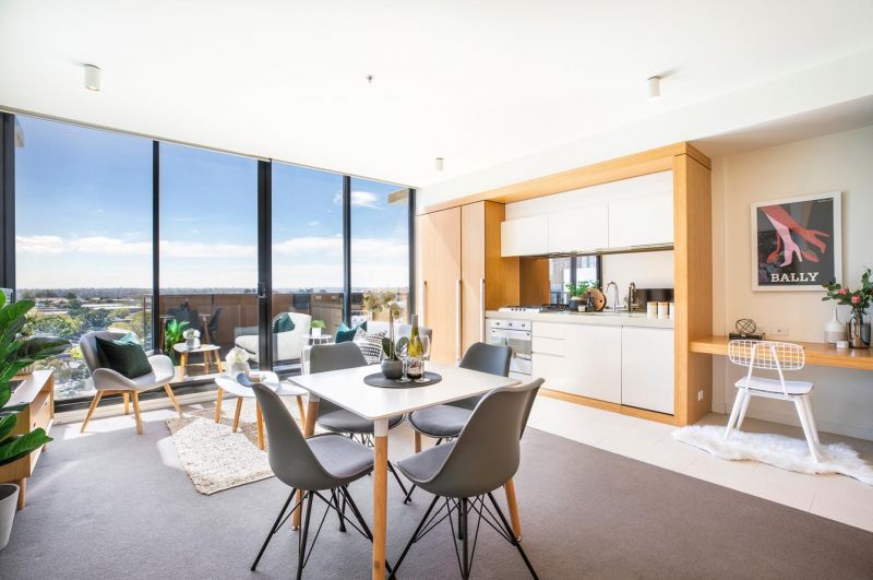 1104/1 Clara Street, South Yarra - Thumbnail 2