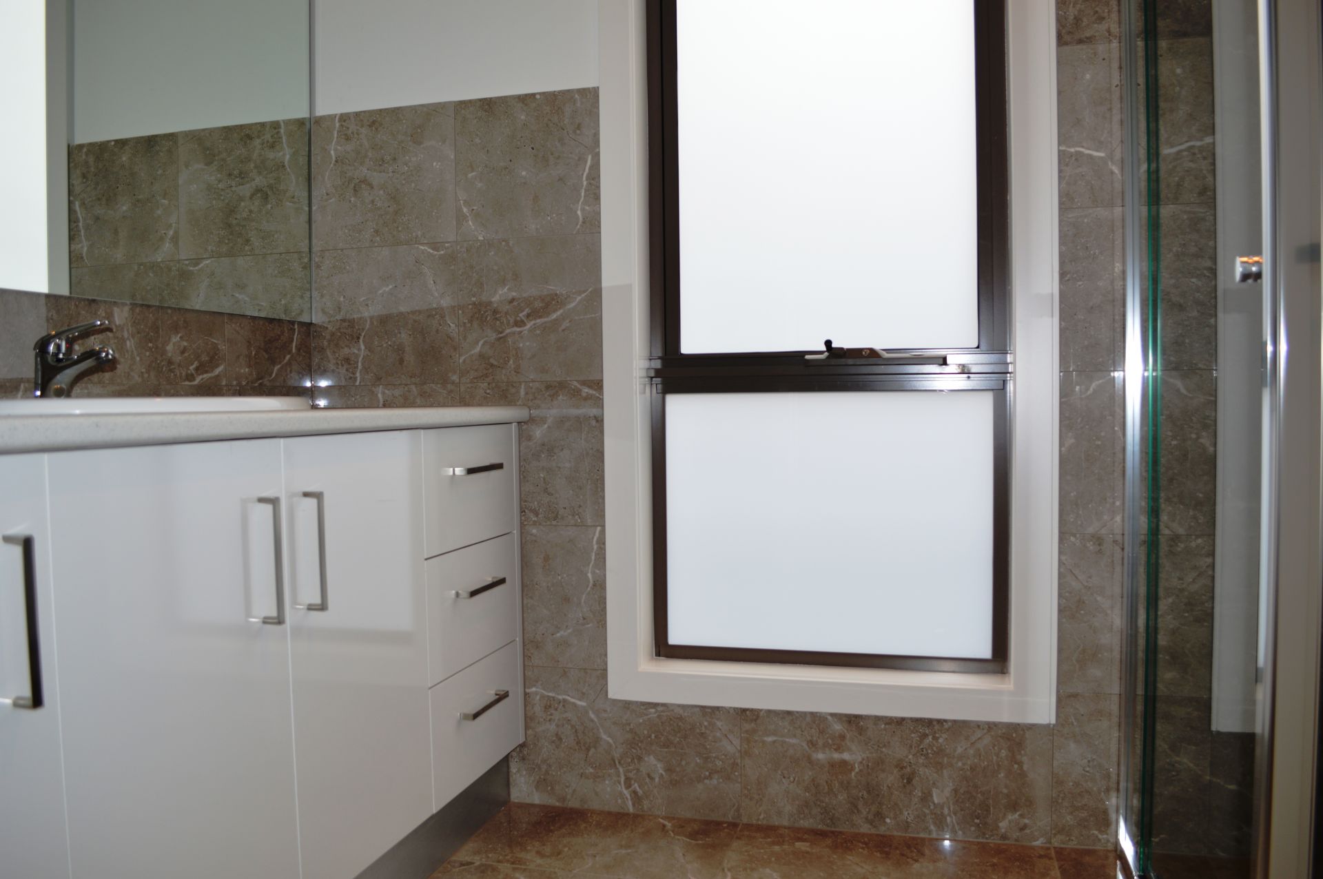 BRAND NEW UNIT IN GREAT LOCATION
