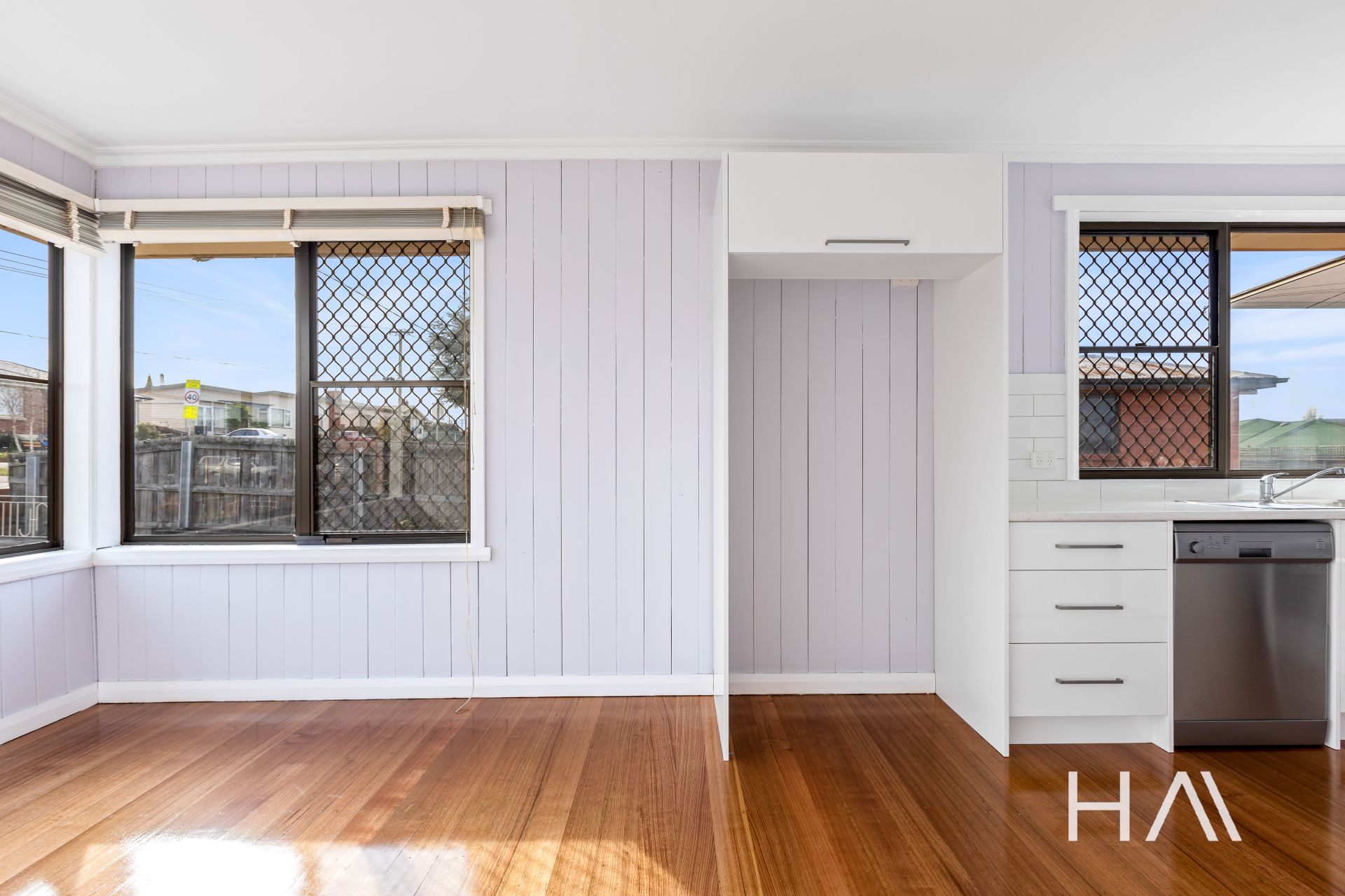 23 Cornwall Crescent Newnham, Newnham - Thumbnail 5