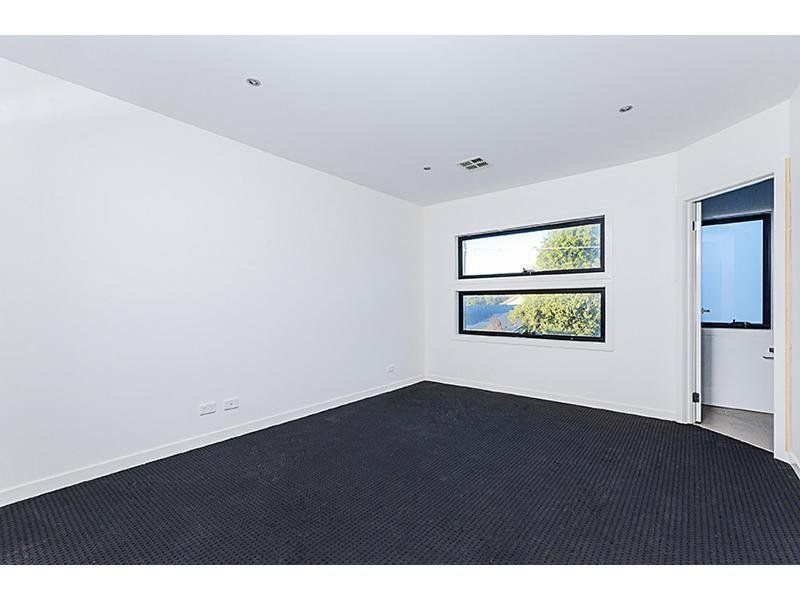 15 Parkside Crescent, Seaholme - Thumbnail 8