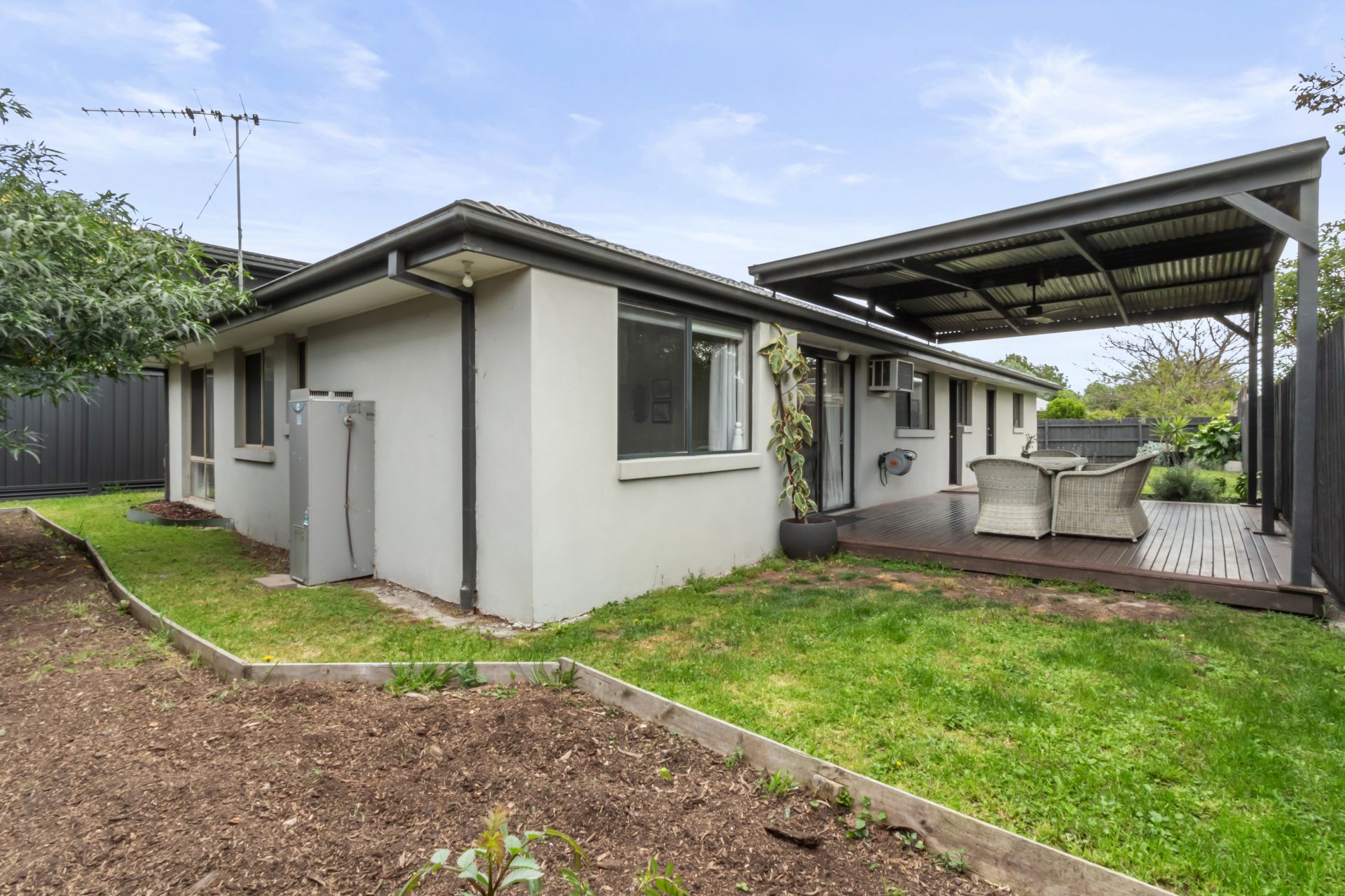Versatile floorplan with spacious backyard