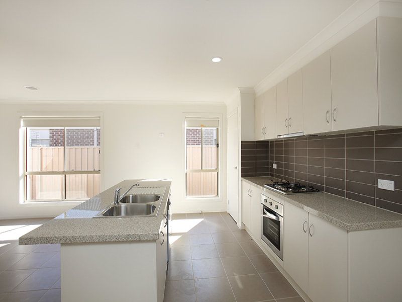 21 Perlette Drive, Point Cook - Thumbnail 3