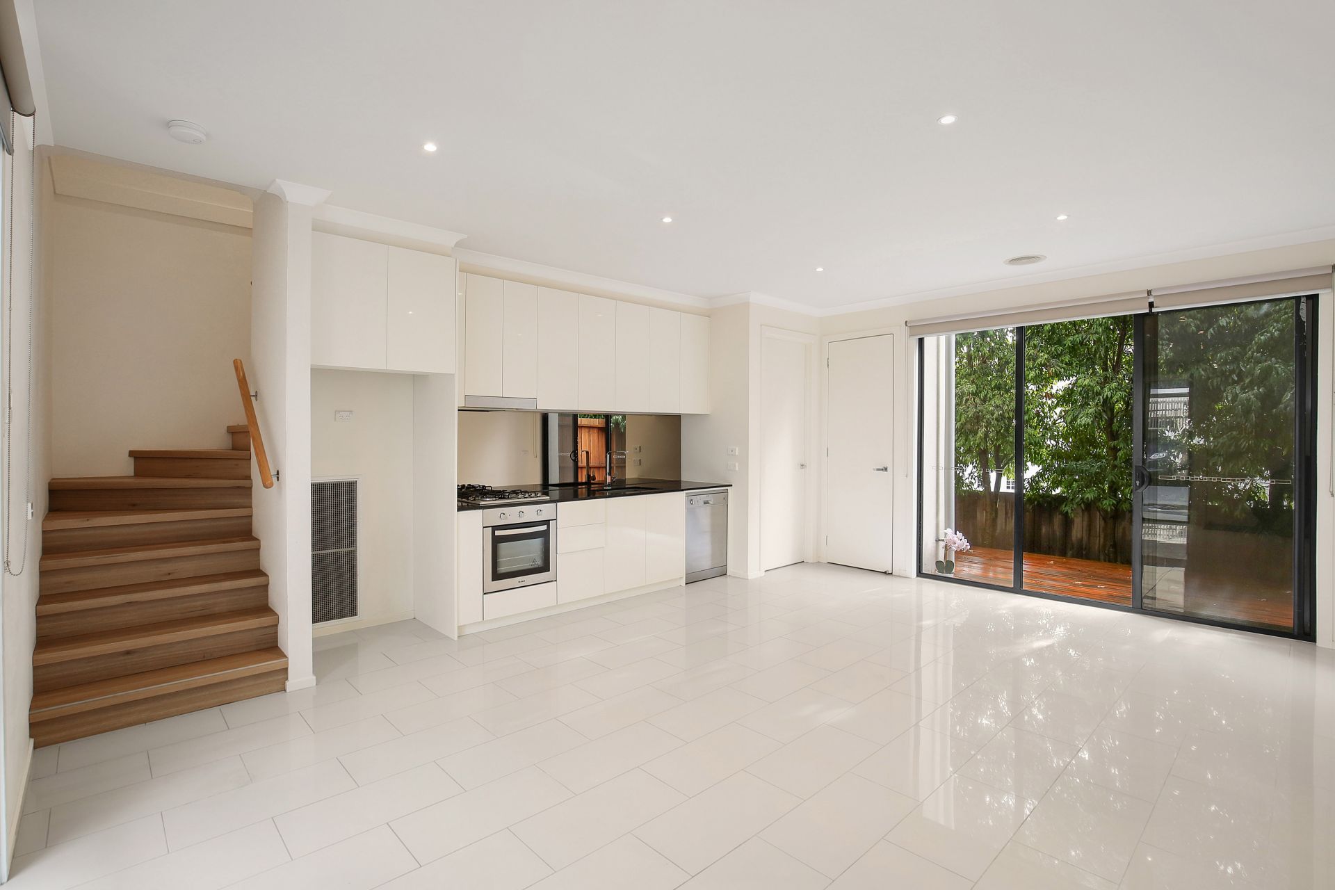 Lovely 2 Bedroom Unit