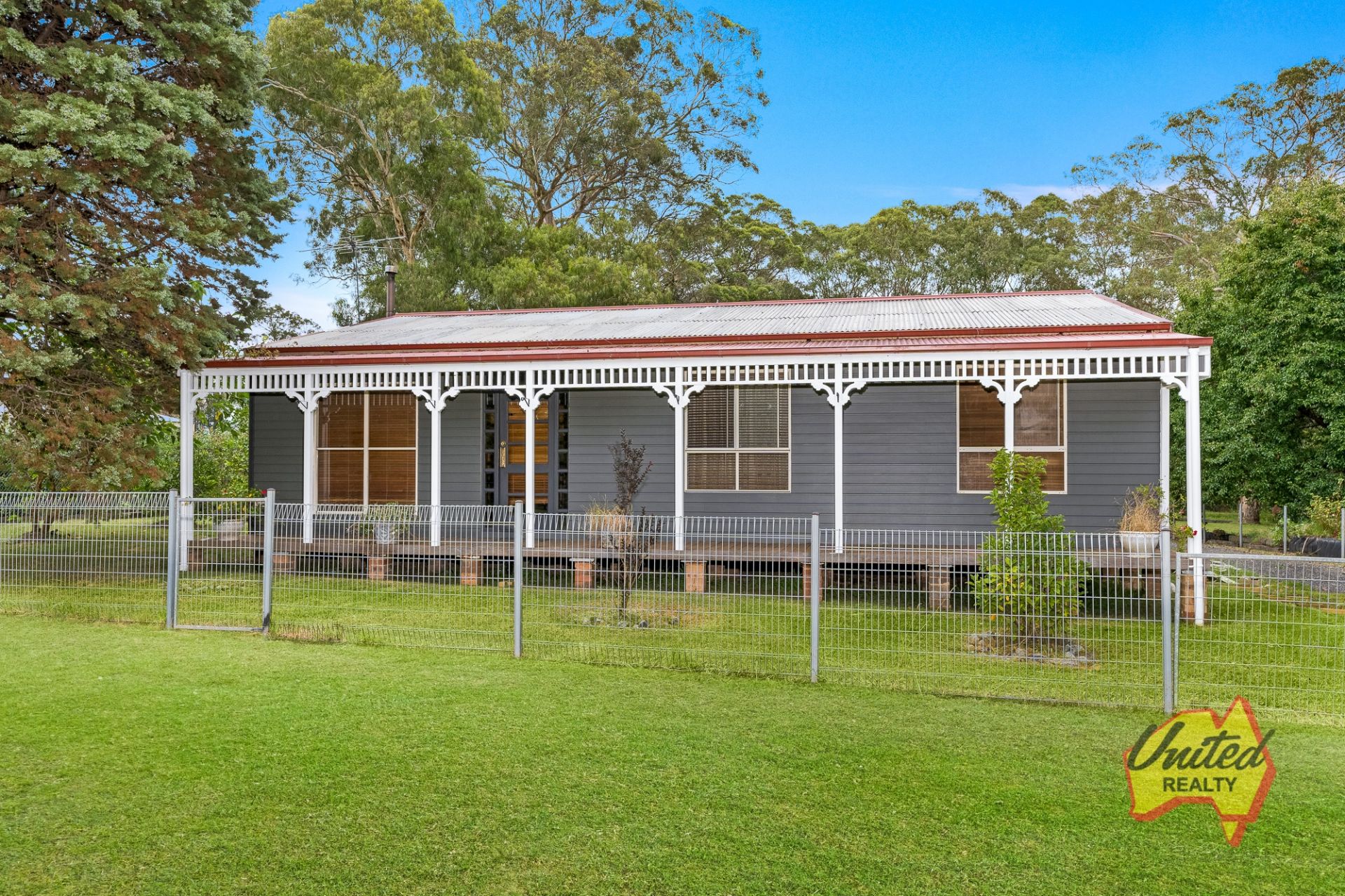 16 Binalong Road, Belimbla Park United Realty