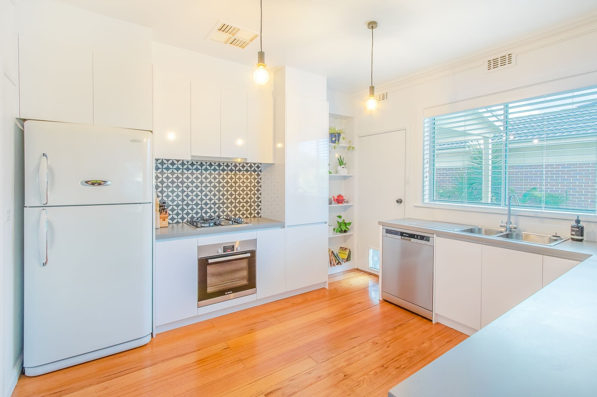6 MONTH LEASE