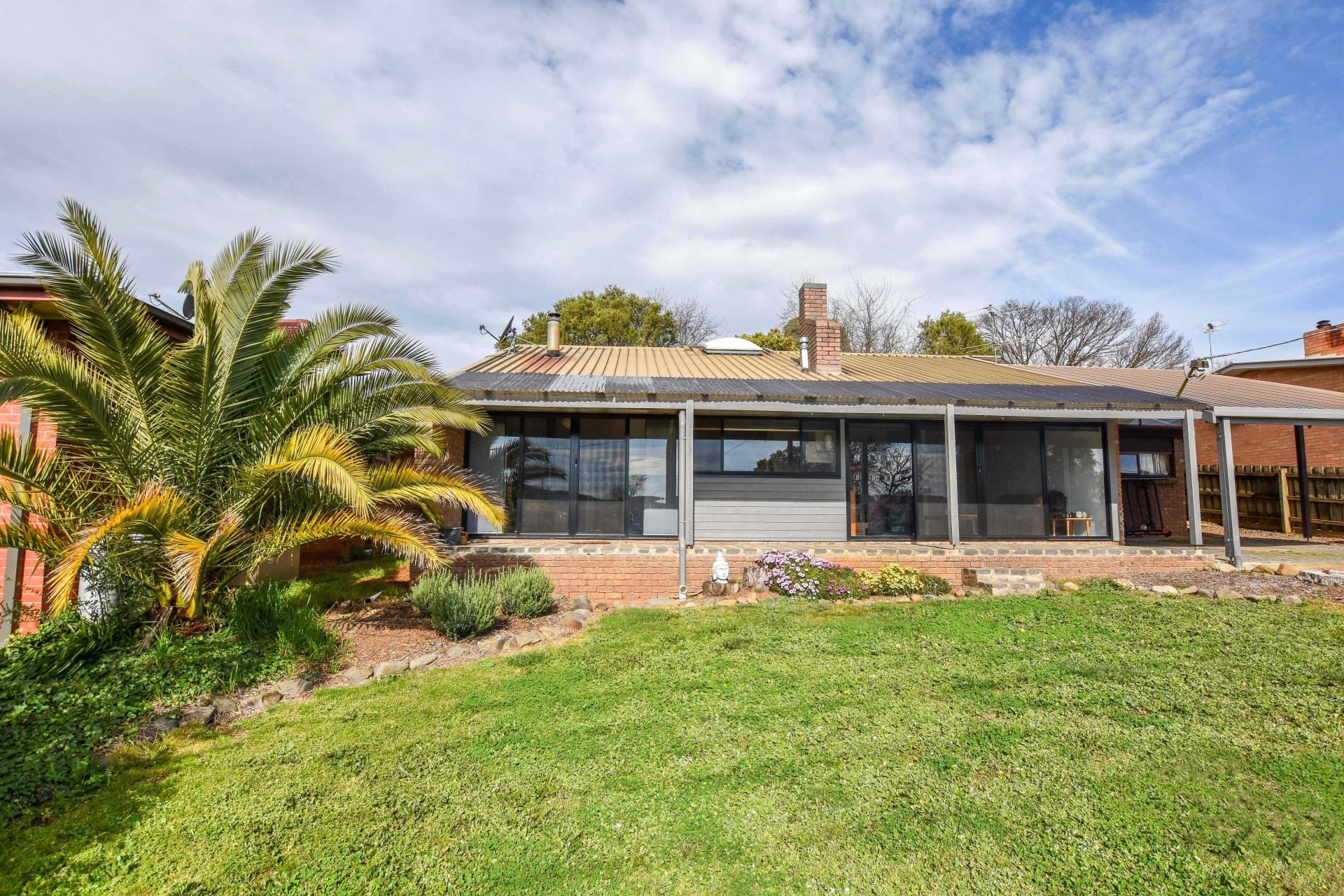 8 Bird Avenue MYRTLEFORD VIC