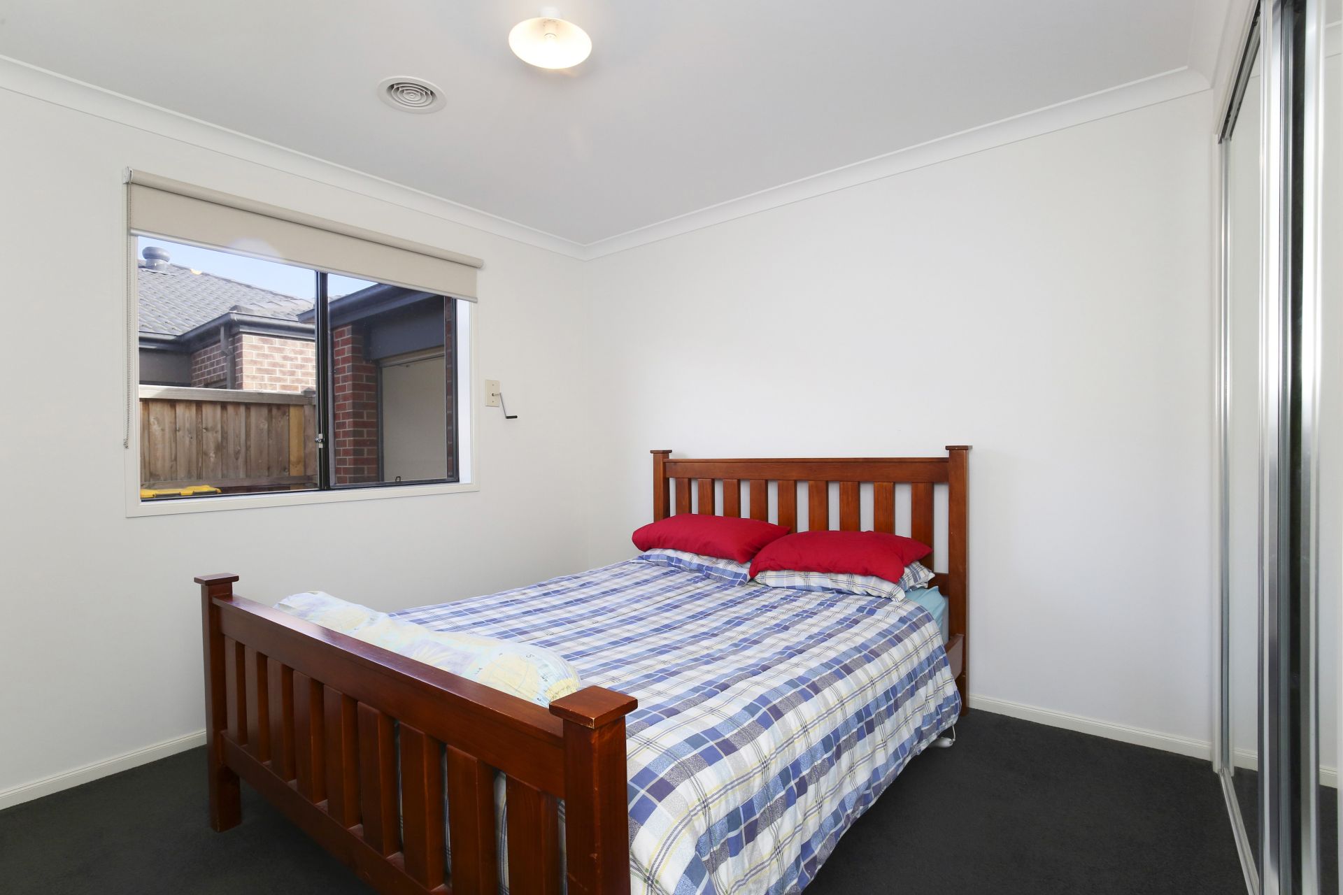SPACIOUS IN A CENTRAL LOCATION OF MERRIFIELD ESTATE