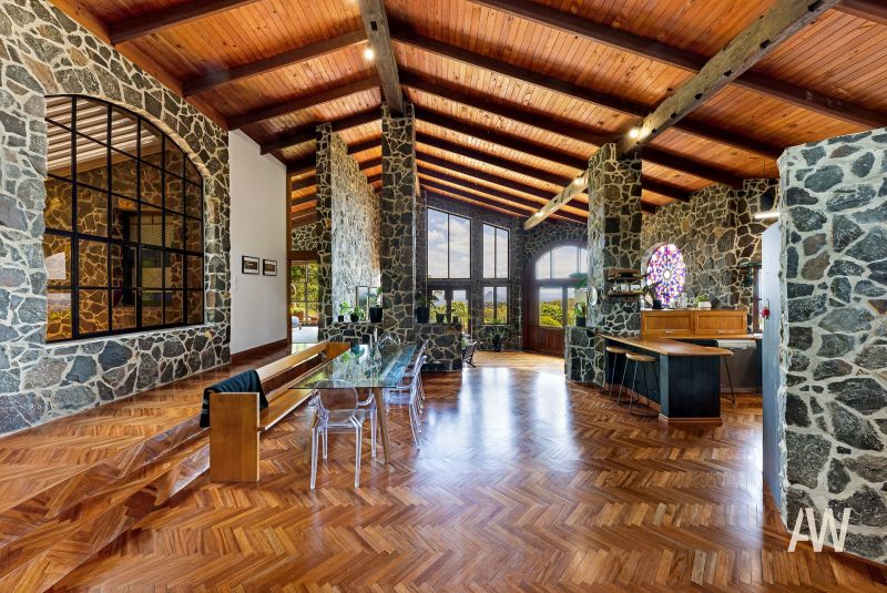 Visual Symphony: Exquisite, Designer Masterpiece!