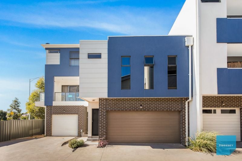 17/79-89 Lancefield Drive, Caroline Springs - Thumbnail 2