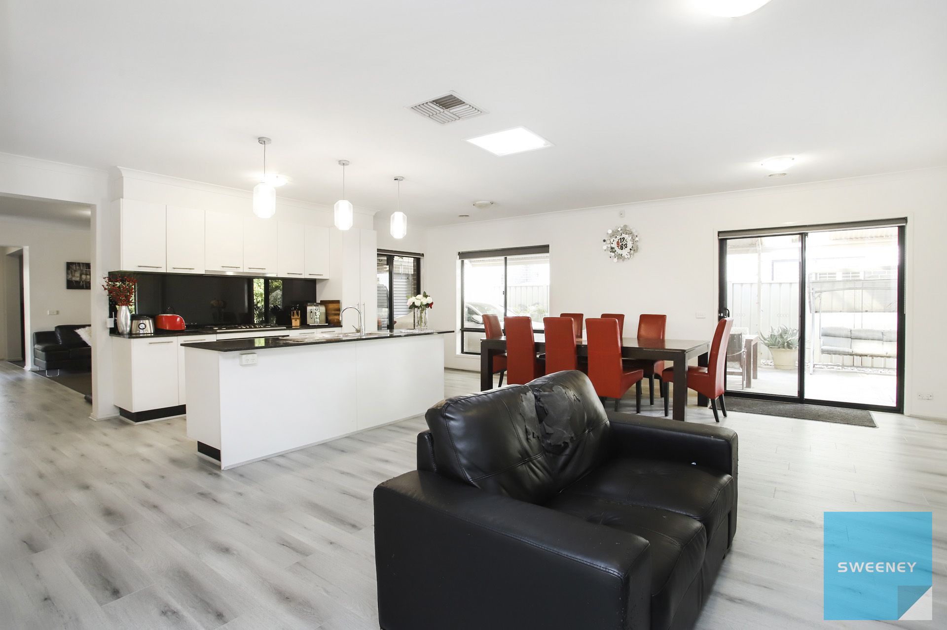 30 Barrington Circuit, Caroline Springs - Thumbnail 5