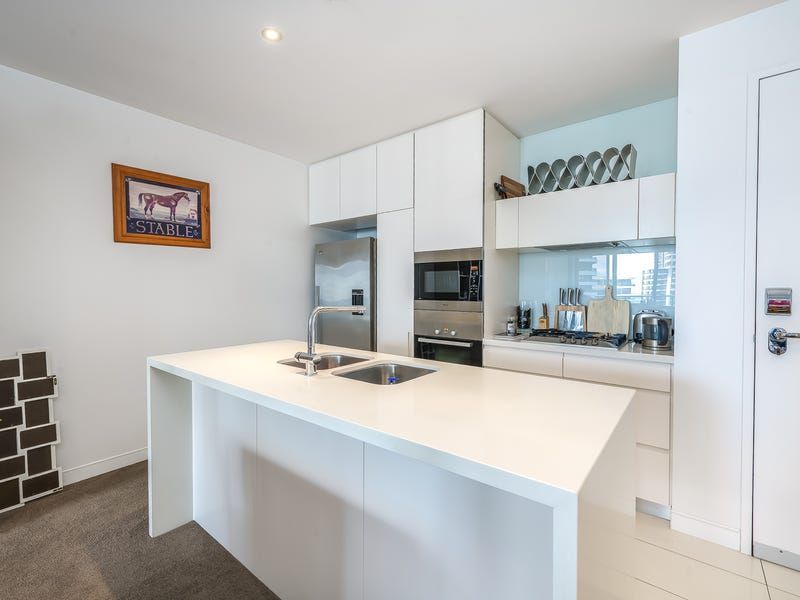 1907/1 Oracle Boulevard, Broadbeach - Thumbnail 6