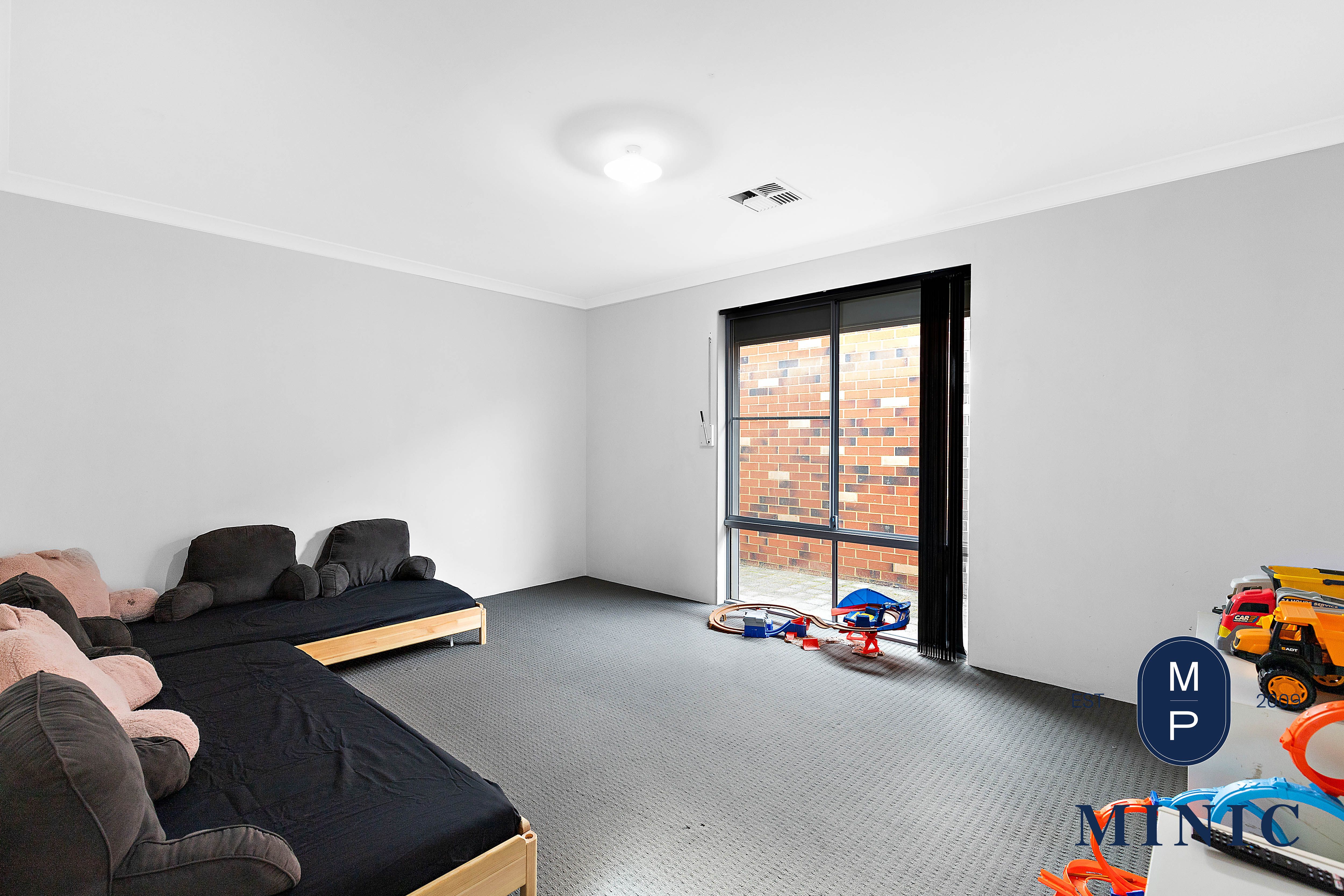 30 Charnwood Grove, Hilbert
