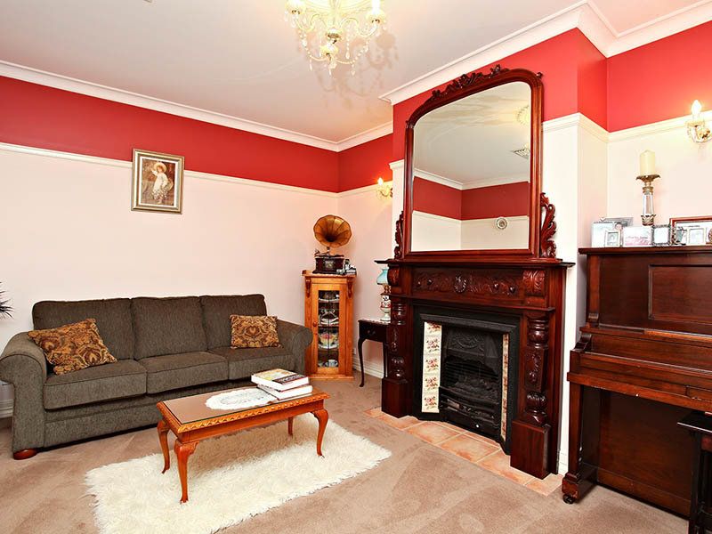 8 O'Donnell Drive, Caroline Springs - Thumbnail 4