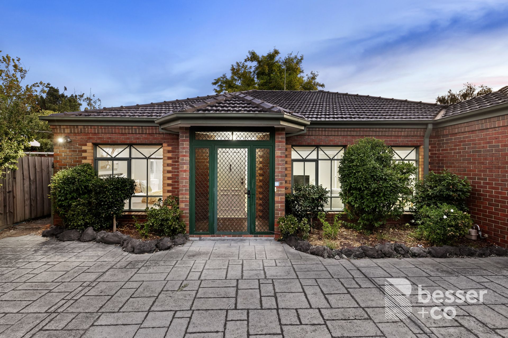2/245 Alma Road, St Kilda East - Thumbnail 2