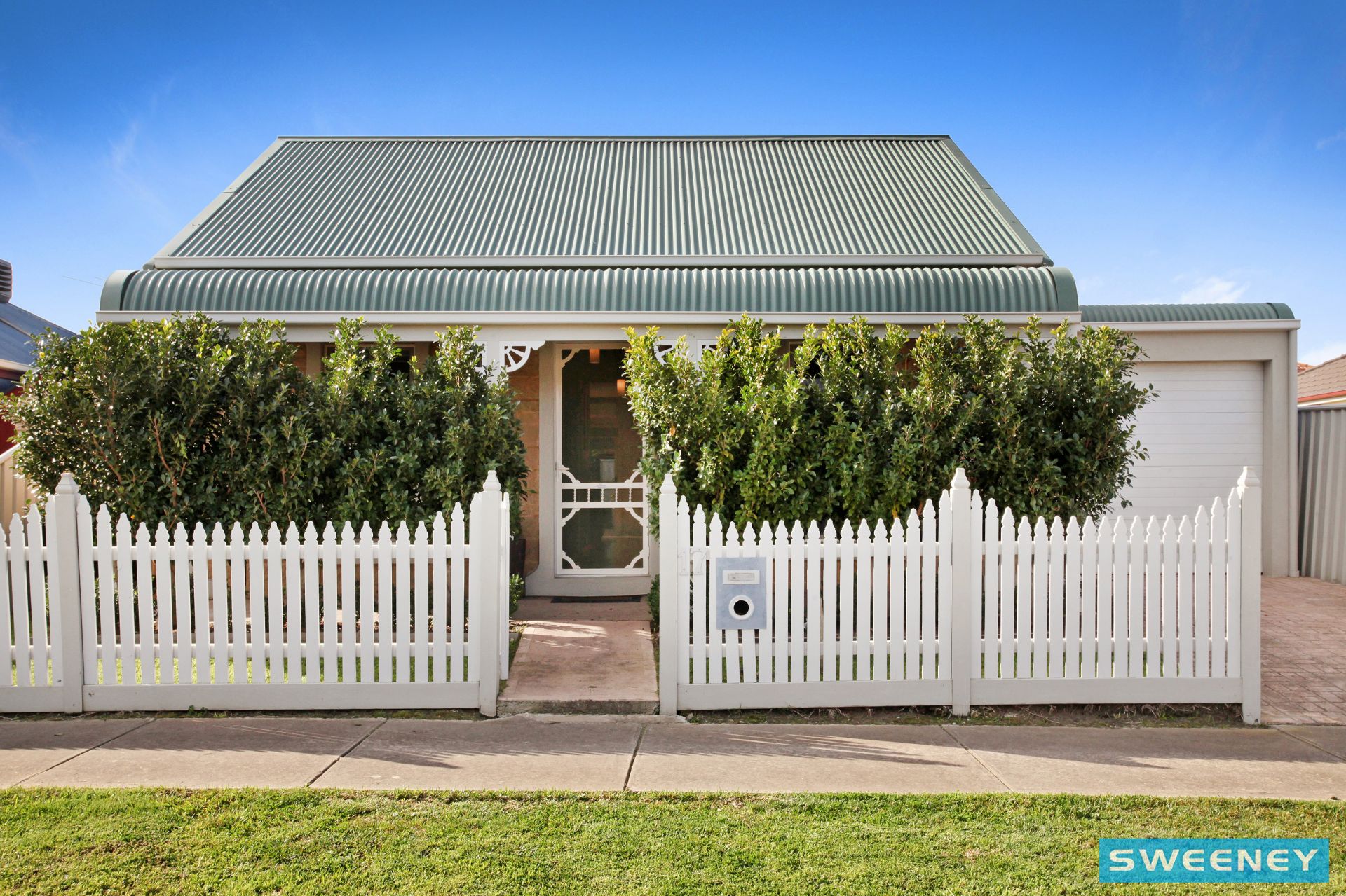 17 Caddick Gardens, Caroline Springs - Thumbnail 2