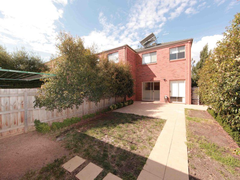 22 Flame Crescent SOUTH MORANG, South Morang - Thumbnail 2