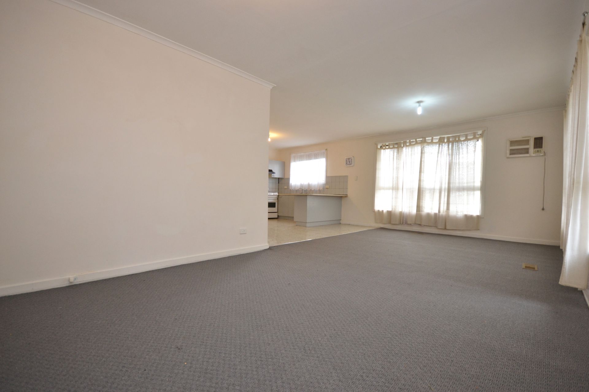EXTRA LARGE UNIT WITH DOUBLE GARAGE