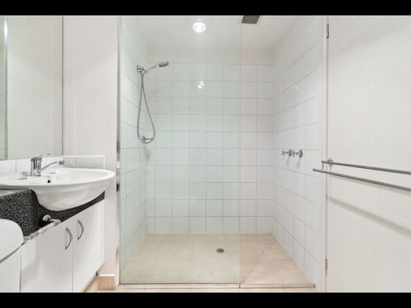 408/69-71 Stead Street, South Melbourne - Thumbnail 6
