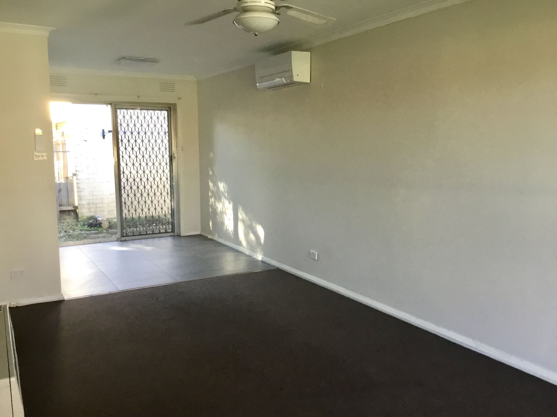 Renovated Villa with Courtyard
6 or 12 Month lease available!
