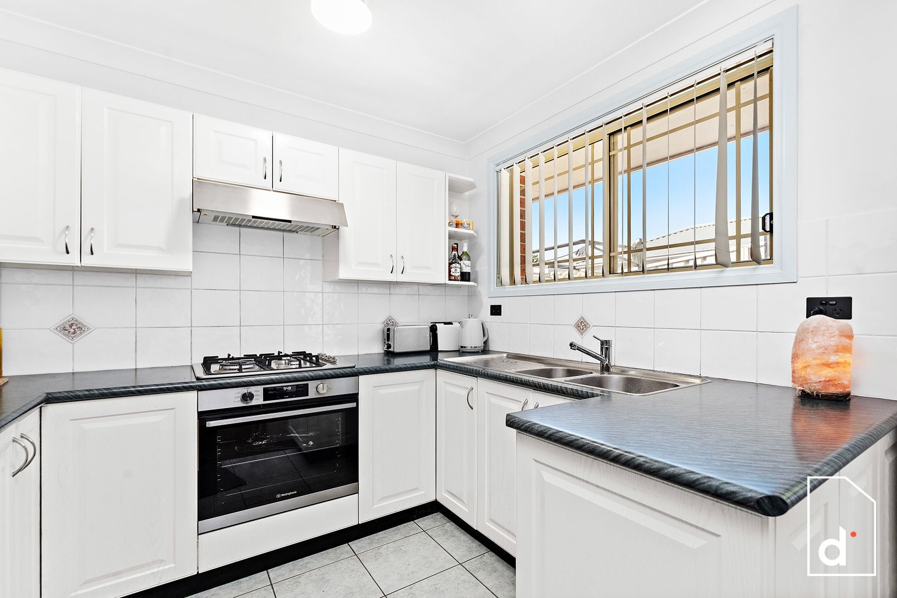 4/2 Gwyther Avenue, Bulli NSW