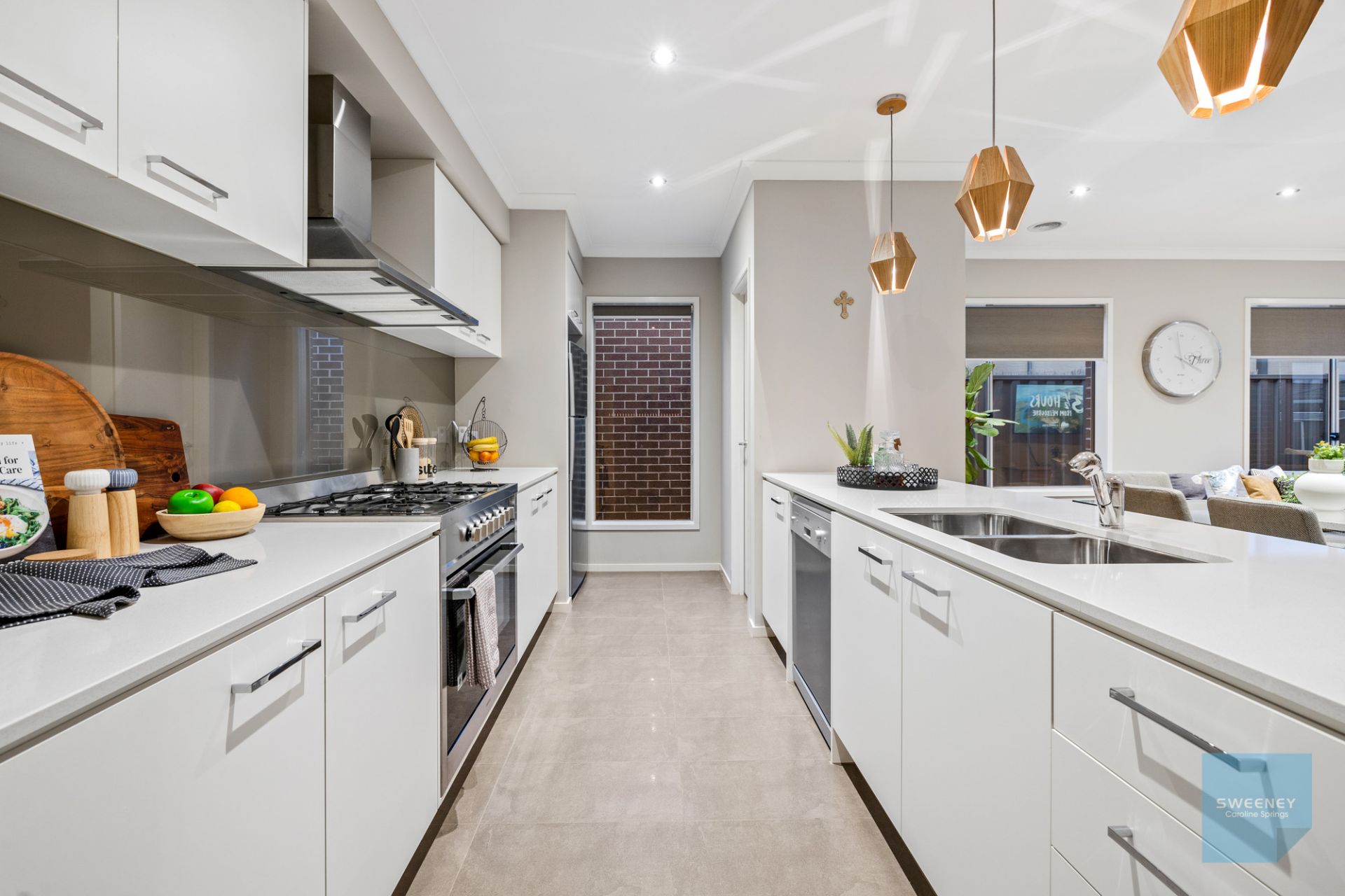 32 City Vista Court, Fraser Rise - Thumbnail 3