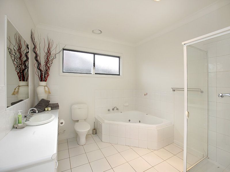 6 Conifer Avenue, Brooklyn - Thumbnail 8