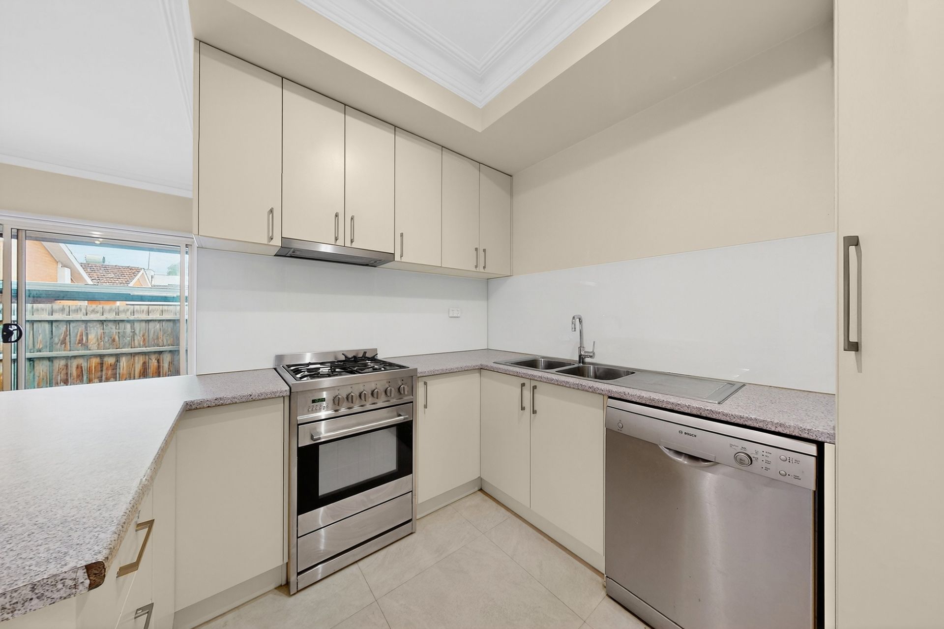 6/4 Eleanor Street, Footscray - Thumbnail 6