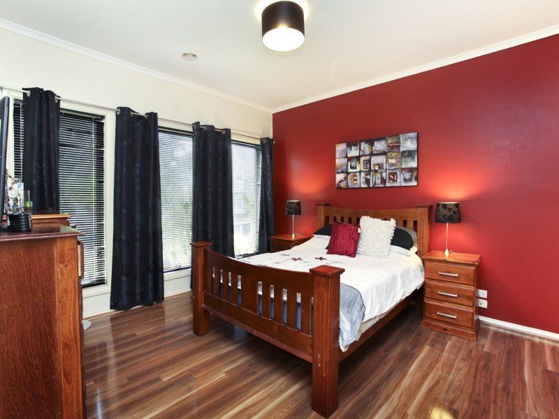 8 Wattlepark Street, Caroline Springs - Thumbnail 7