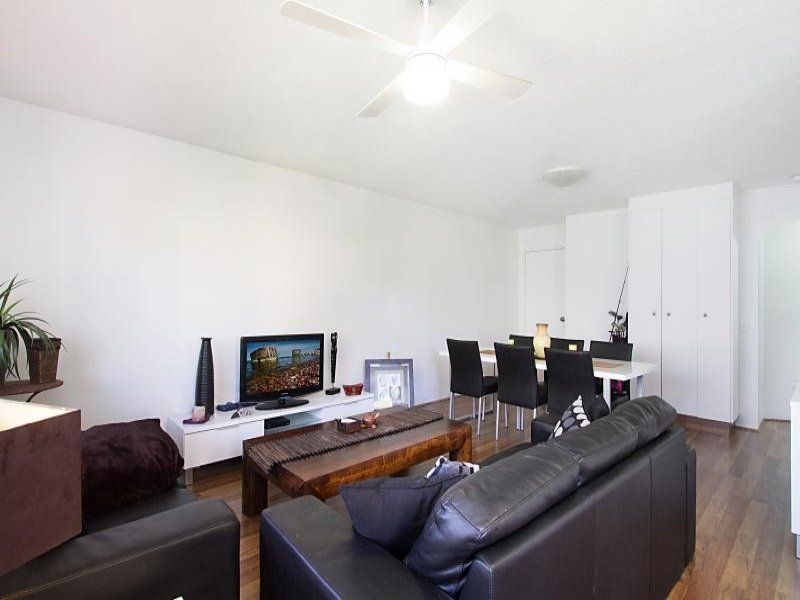 4/46 Coolangatta Road 'Grandeur' COOLANGATTA QLD, 'Grandeur' Coolangatta - Thumbnail 3
