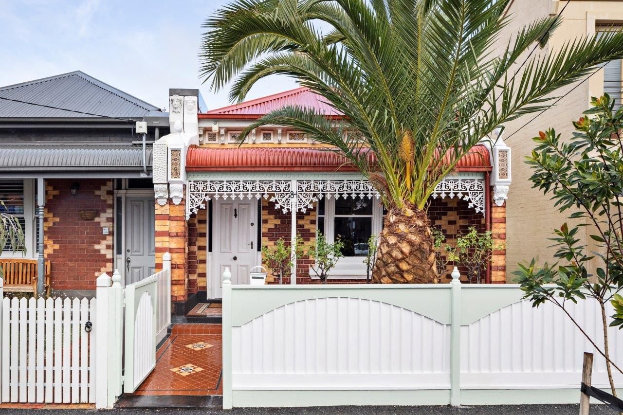 **Traditional Charm and Stylish Contemporary Elegance!**