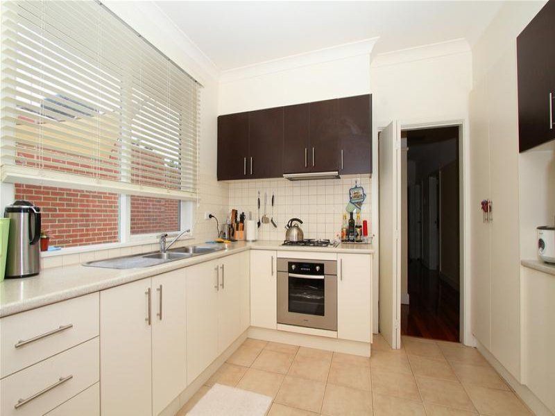 MODERN 2 BEDROOM HOME IN LALOR!
