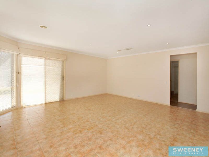 3 Naracoorte Drive, Caroline Springs - Thumbnail 5