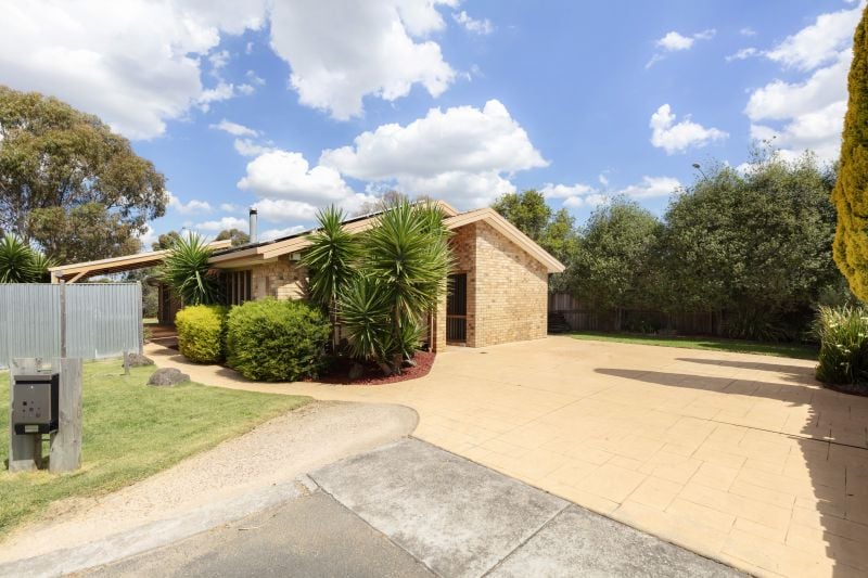 10 Woods Place, Roxburgh Park
