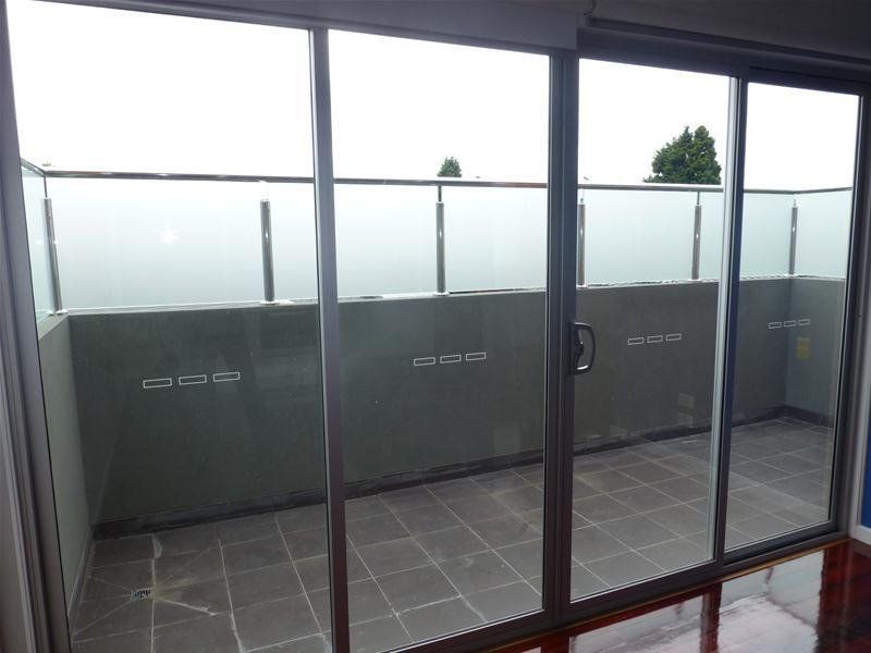 Perfectly presented townhouse available now!